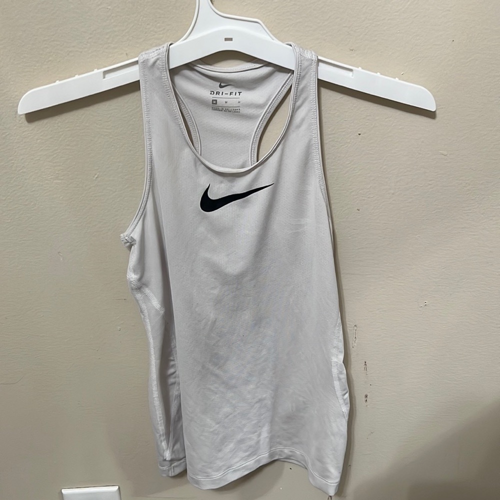 white nike dri-fit work out shirt